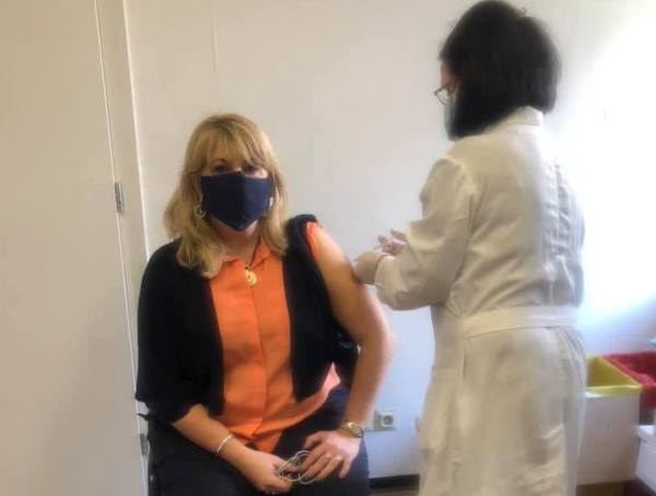 Η Αννα Μαστοράκου έκανε τη δεύτερη δόση του εμβολίου - Τι αναφέρει