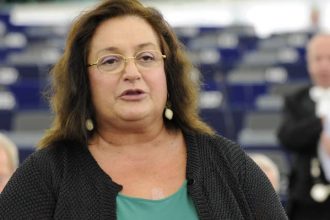 Mαριέττα Γιαννάκου: Δεν φοβάμαι τον θάνατο, με ανησυχεί ότι θα αφήσω μόνη την κόρη μου