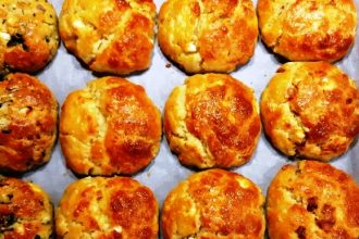 Γιαουρτένια πιτάκια