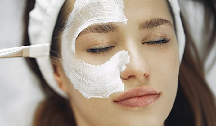 Απολεπιστική μάσκα με γιαούρτι και σύκα