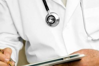 Ποιος γνωστός παιδίατρος της Πάτρας συνταξιοδοτήθηκε ΦΩΤΟ