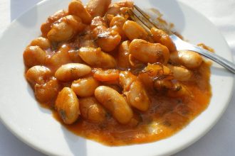 Γίγαντες στο φούρνο, με τη συνταγή της γιαγιάς!