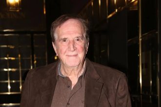 Γιώργος Κωνσταντίνου: «Όταν γεννήθηκα, η μητέρα μου δεν ήθελε να με δει, είχε πονέσει πολύ»