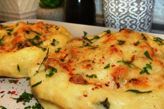 Φωλιές πατάτας με μανιτάρια και τυριά