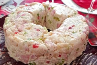 Πατατοσαλάτα σε φόρμα