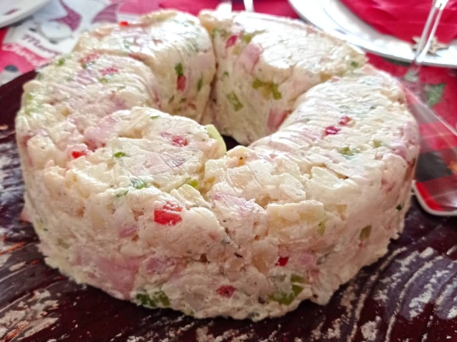 Πατατοσαλάτα σε φόρμα