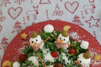 Γιορτινή σαλάτα με χιονάνθρωπους