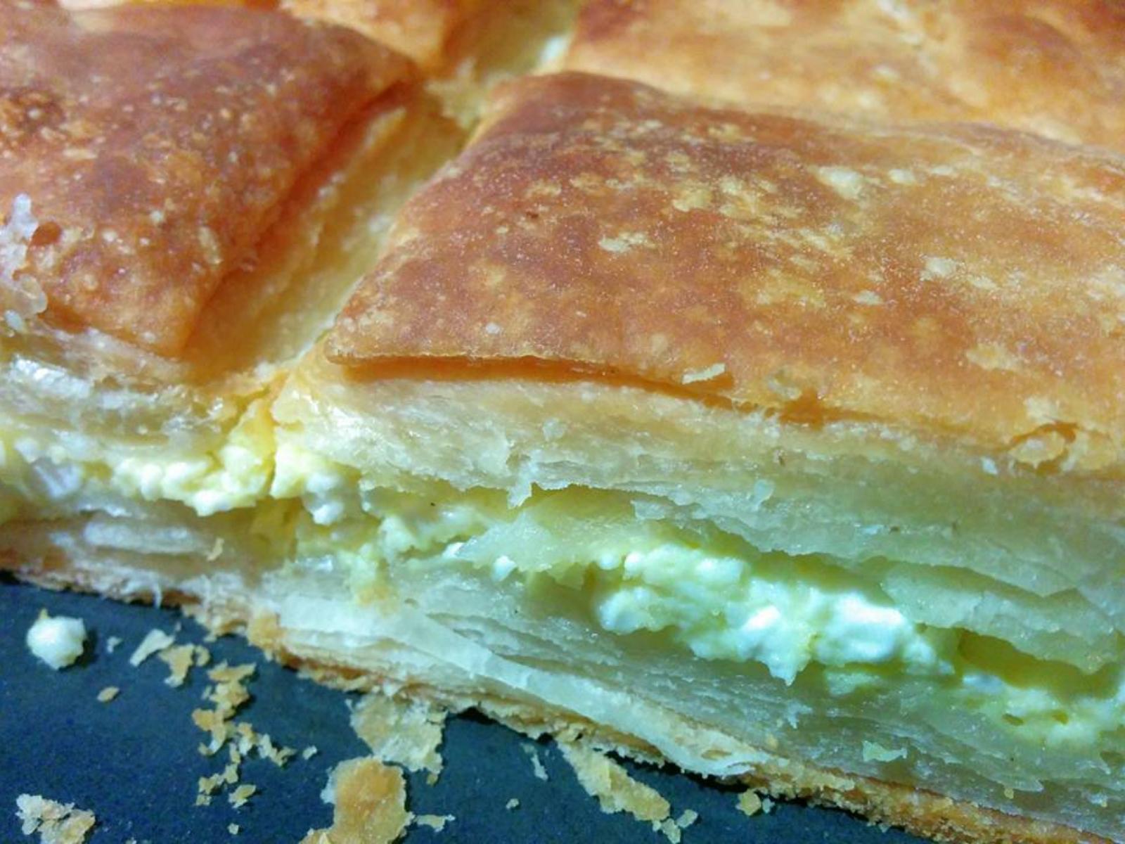 Γιορτινή τυρόπιτα για τραπέζια