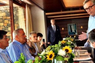 Γεύμα Γιούνκερ με Αβραμόπουλο και Σαμαρά