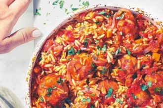 Γιουβέτσι με κεφτεδάκια κοτόπουλου