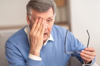 Άνοια: Επιστήμονες προειδοποιούν για το πρώιμο σύμπτωμα που μπορεί να εντοπιστεί στα μάτια