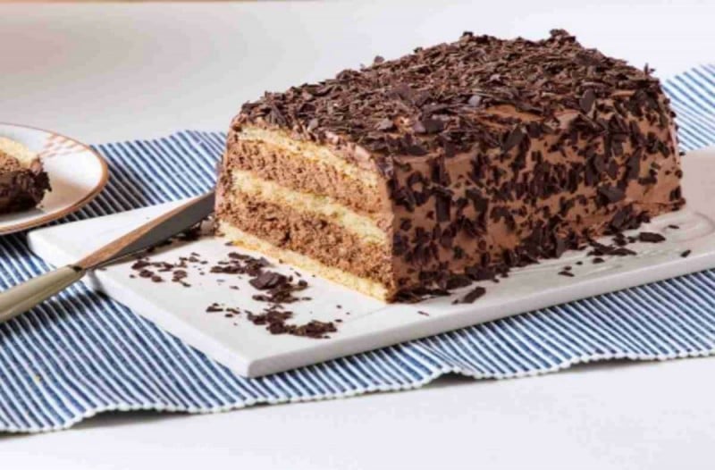 Λαχταριστό γλυκό ψυγείου με λικέρ και σοκολάτα