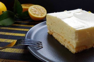 Αφράτο γλυκό λεμόνι με σαβαγιάρ