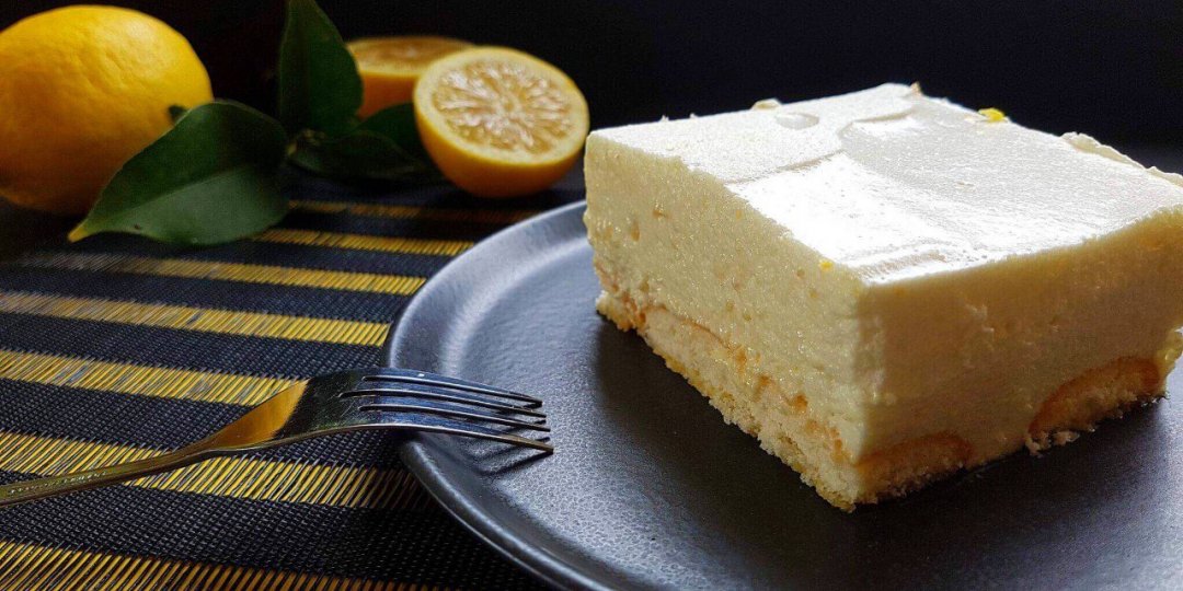 Αφράτο γλυκό λεμόνι με σαβαγιάρ