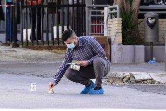 Δύο συλλήψεις για τη διπλή δολοφονία στη Γλυφάδα