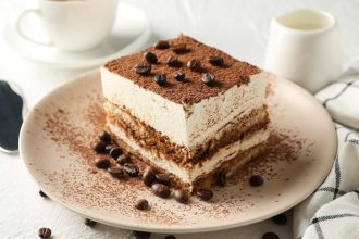 Γλυκό ψυγείου με μπισκότα και εσπρέσο