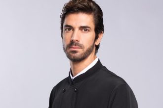 Δημήτρης Γκοτσόπουλος: «Όσο απέχει ο άνθρωπος από τον Θεό, τόσο απέχουν οι δύο ήρωες μεταξύ τους»