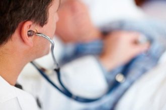 Νεότερες ηλικίες «χτυπά» τώρα η γρίπη