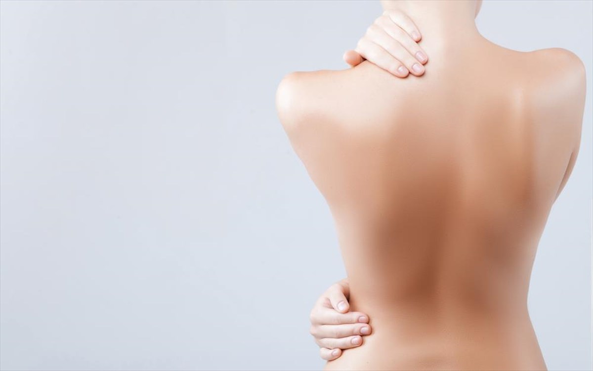 Πώς θα αποκτήσετε πιο ίσια πλάτη