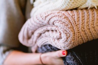 Πώς να πλένετε και να φροντίζετε σωστά τα πλεκτά σας