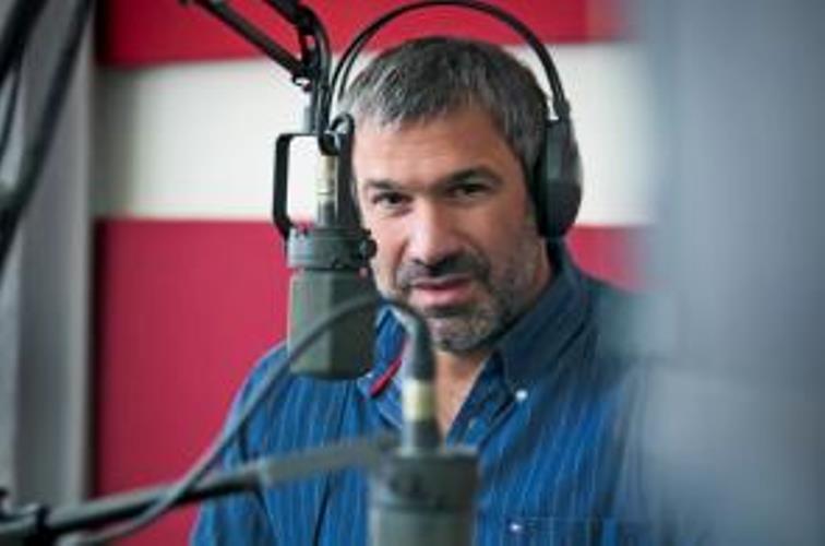 Δείτε τον δημοσιογράφο Σπύρο Χαριτάτο πριν πολλά χρόνια στο Λόγγο! ΦΩΤΟΓΡΑΦΙΑ