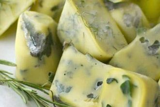 Παγάκια με αρωματικά χόρτα και λάδι