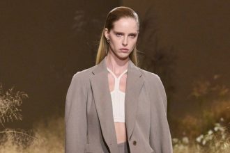 5 τάσεις στα παντελόνια για την άνοιξη του 2024