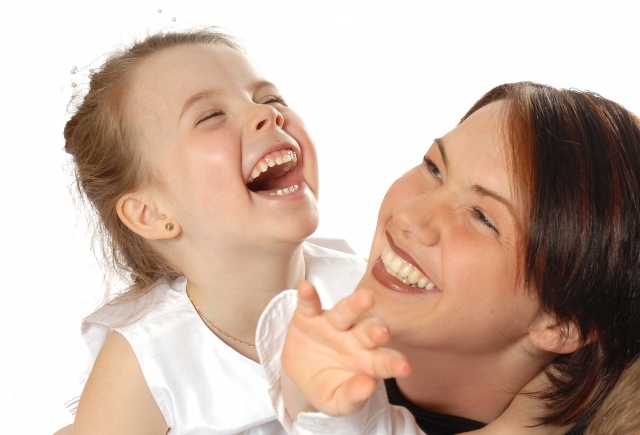 Ενθαρρύνετε το χιούμορ του παιδιού σας