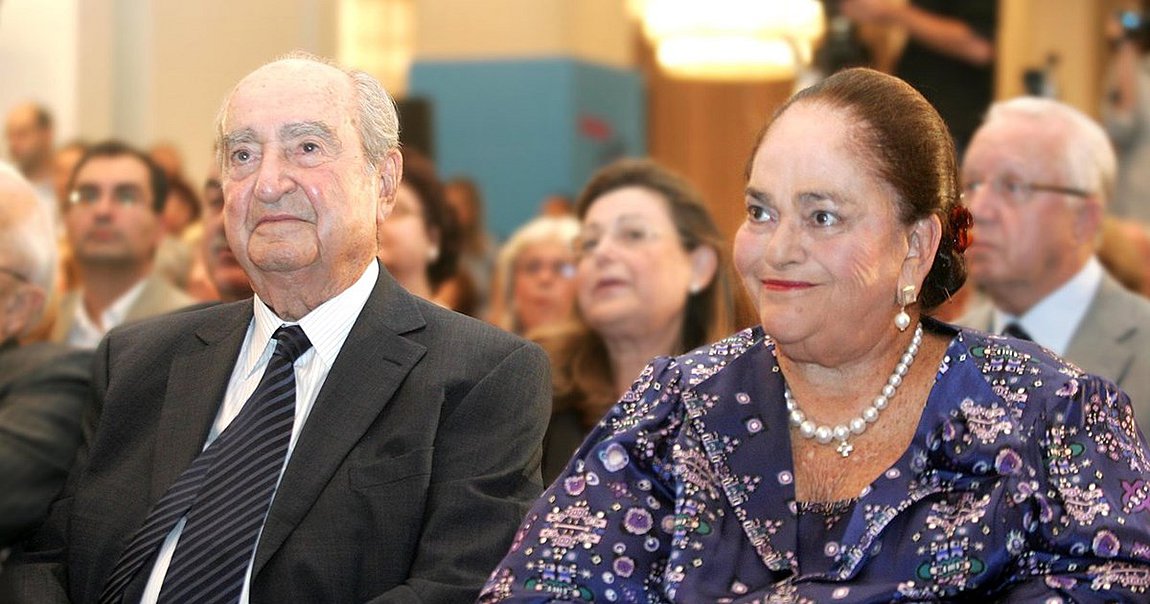 Πωλητήριο στην οικία Μητσοτάκη στη Γλυφάδα