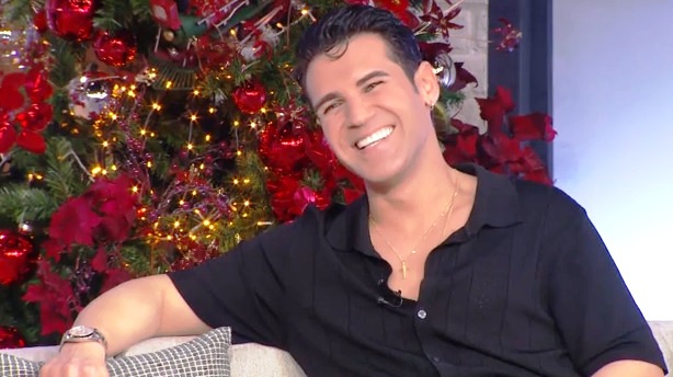 Πέτρος Ιακωβίδης: «Βλέπω στα μάτια του πατέρα μου ότι είναι υπερήφανος και για εμένα αυτό είναι ευτυχία»