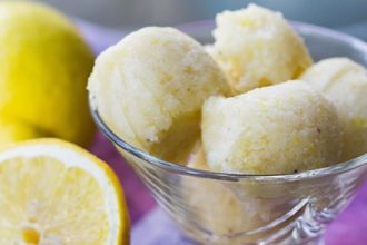 Σπιτικό παγωτό λεμόνι με λίγες θερμίδες