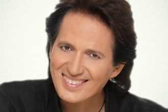 Σήμερα ο Πασχάλης live στον Κήπο του Royal