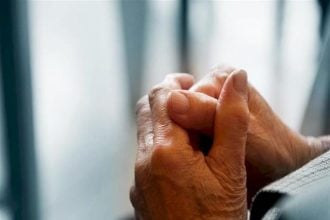 ΜΙΚΡΕΣ ΑΓΓΕΛΙΕΣ: Φύλαξη ηλικιωμένων