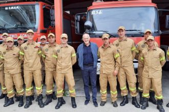 Σε Πυροσβεστική, 6η ΕΜΑΚ και Δασαρχείο ο Γ. Παπανδρέου (ΦΩΤΟ)