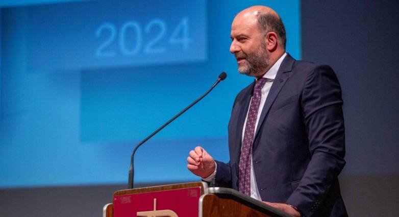 Θέμης Μπάκας για Αυγενάκη: Έπαρση και αλαζονεία