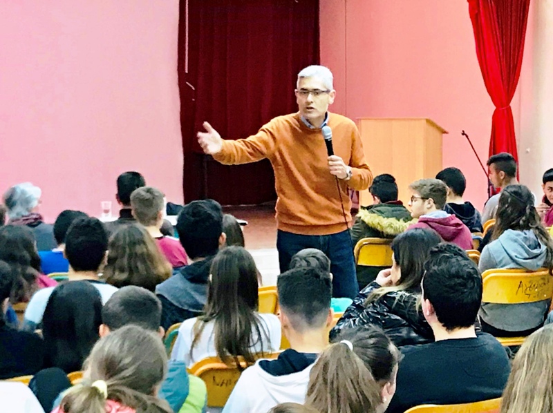 Ομιλία του Άγγελου Τσιγκρή στους μαθητές του 4ου Γυμνασίου της Πάτρας