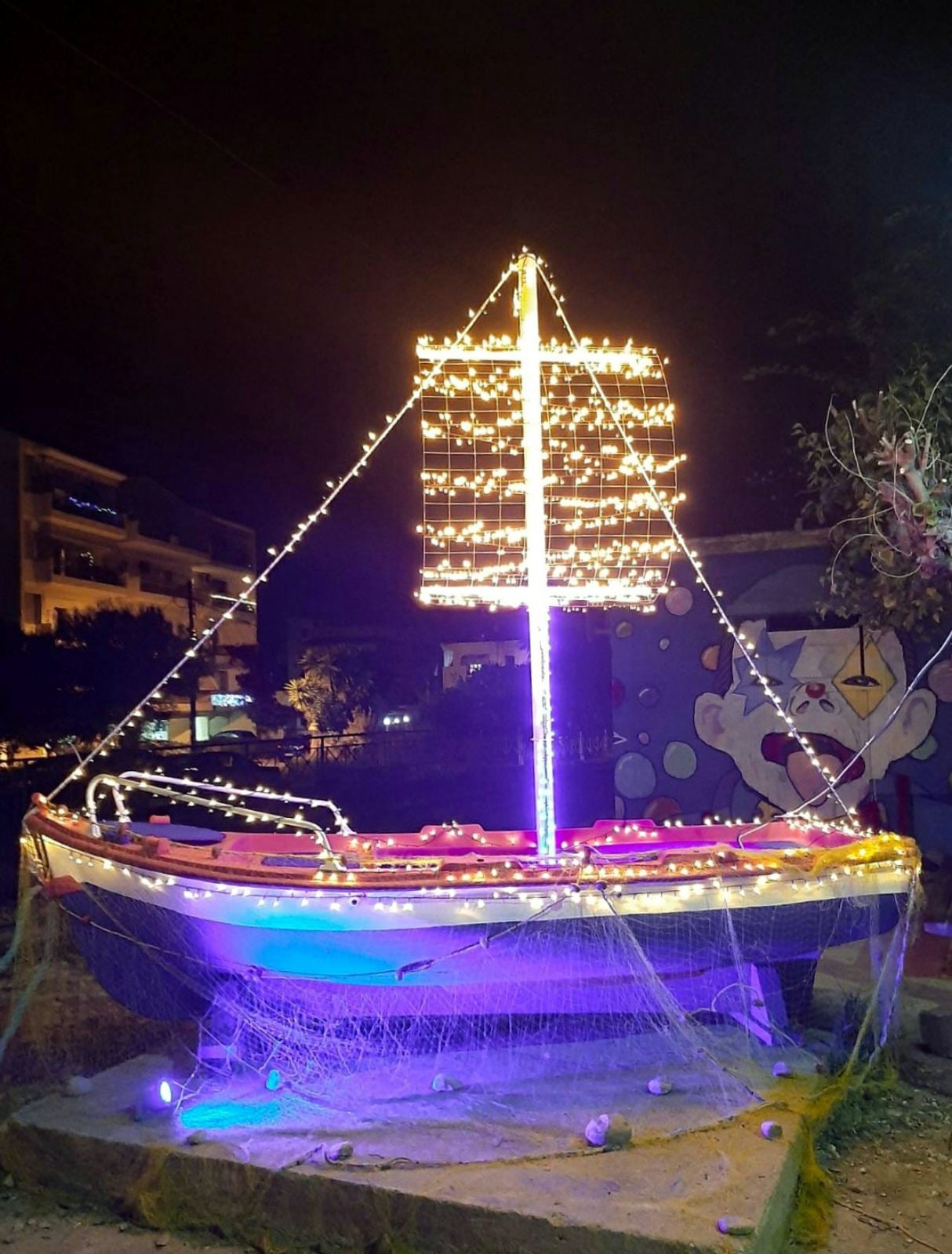 Πάτρα: Το όμορφο Χριστουγεννιάτικο καράβι της Αγυιάς