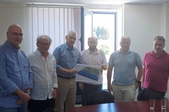 Συνάντηση του Φωκίωνα Ζαΐμη με οινοποιούς της Αιγιάλειας