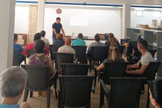 Σε ρόλο… γεωπόνου τα παιδιά του ΚΔΑΠ ΜΕΑ – ΚΟΜΑΙΘΩ στη λήξη του προγράμματος «Αστικοί Λαχανόκηποι»