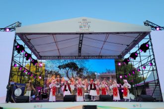 Το χορευτικό του πολιτιστικού συλλόγου Αλισσαίων «Πείρος» ταξίδεψε από την Ελλάδα στο Πεκίνο ΦΩΤΟ