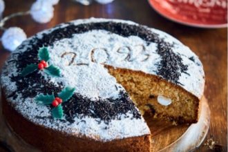 Ο Μορφωτικός Σύλλογος Κυριών Πάτρας κόβει την πρωτοχρονιάτικη πίτα του