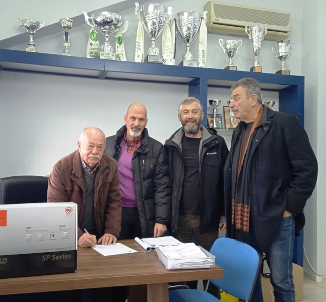 Όλα τα δημοτικά γήπεδα της Πάτρας, στα οποία γίνονται αγώνες, έχουν απινιδωτές