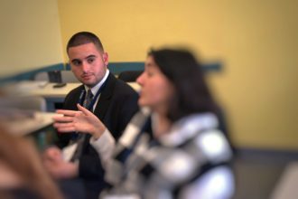 «Ο Κυριάκος Μητσοτάκης κερδίζει την εμπιστοσύνη της νεολαίας: Η φωνή των 17-24 ετών»