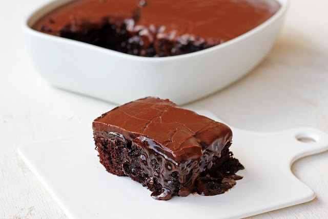 Σοκολατόπιτα με τρία υλικά