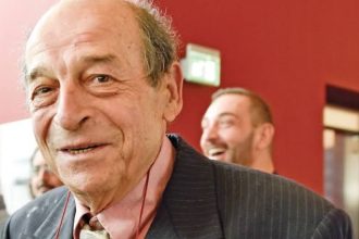 Μανούσος Μανουσάκης: Σε οξεία λευχαιμία οφείλεται ο θάνατός του