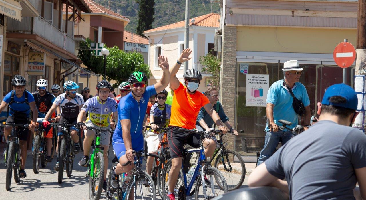 Δεκάδες ποδήλατα «πλημμύρισαν» την Αιγιάλεια για τα 125 χρόνια του οδοντωτού