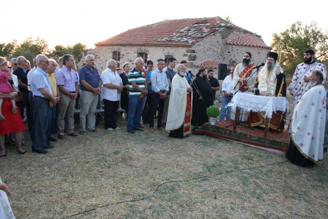 Αχαΐα - ΦΩΤΟ: Εντυπωσιακή η προσέλευση των πιστών στην Αρχιερατική Ιερά Παράκληση προς την Θεοτόκο, στην Μέντζενα Ερυμάνθου