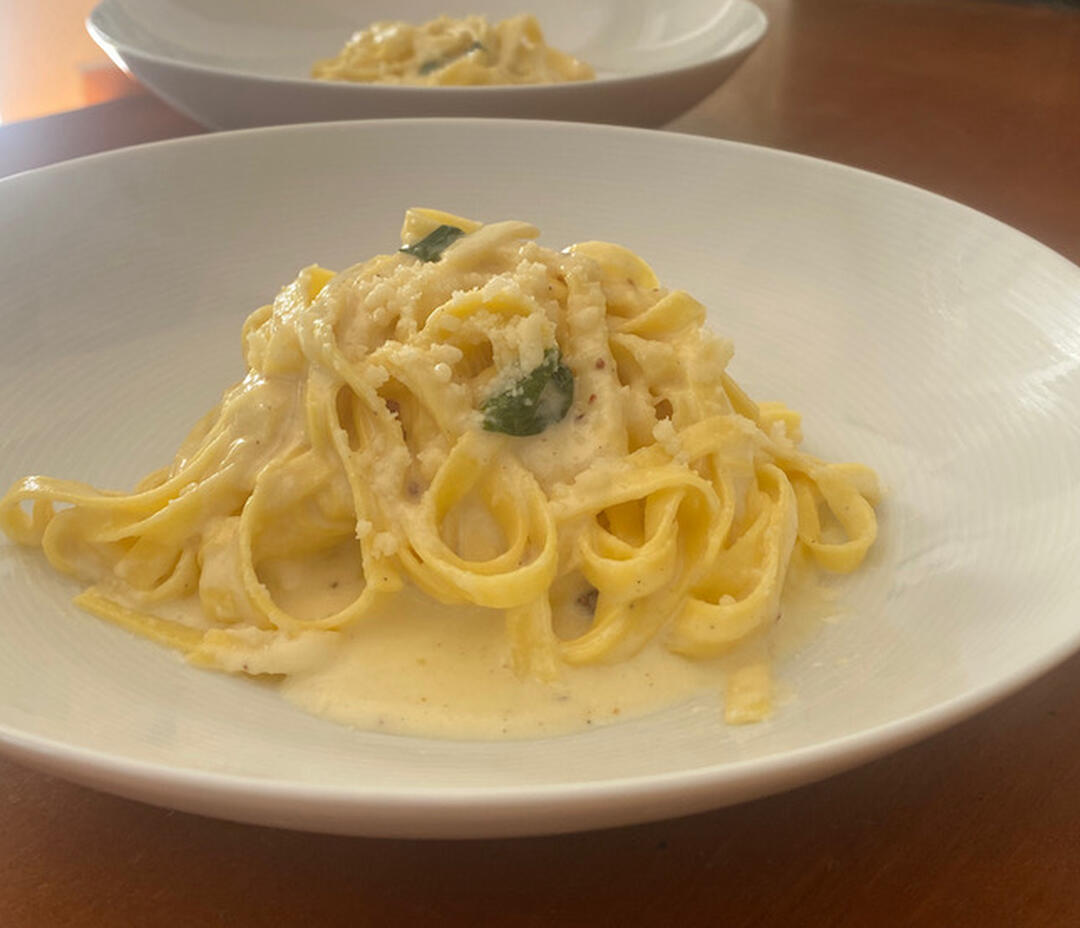 Κρεμώδεις ταλιατέλες με 4 τυριά