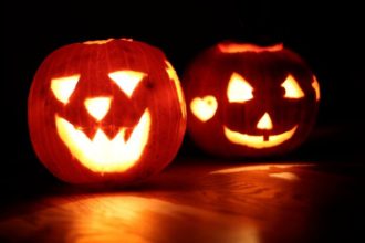 Halloween: Πώς θα σκαλίσετε κολοκύθα – Όλα τα μυστικά σε ένα βίντεο
