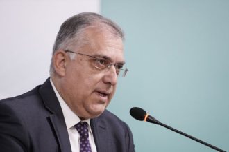 Τάκης Θεοδωρικάκος: Θετικός στον κορονοϊό ο υπουργός Προστασίας του Πολίτη